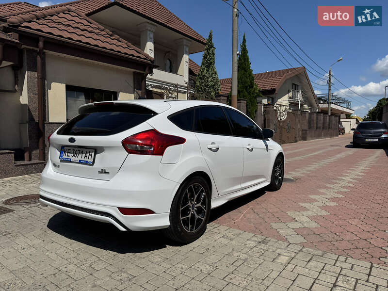 Хетчбек Ford Focus 2015 в Дніпрі