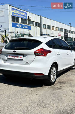 Хэтчбек Ford Focus 2016 в 