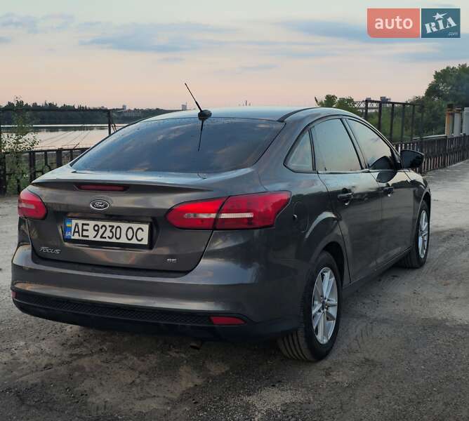 Седан Ford Focus 2015 в Днепре