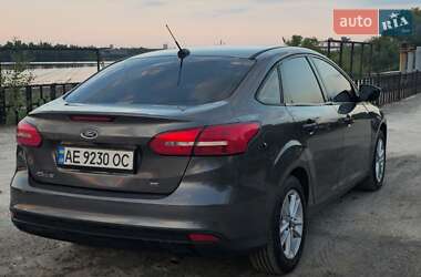 Седан Ford Focus 2015 в 