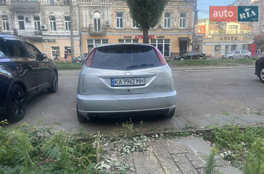 Хэтчбек Ford Focus 2003 в 