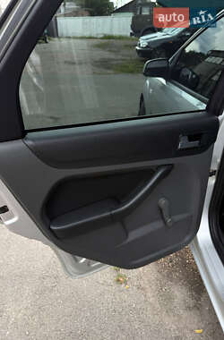 Хэтчбек Ford Focus 2007 в 