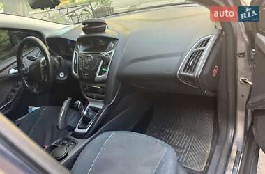Хэтчбек Ford Focus 2013 в 