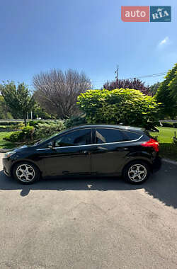 Хэтчбек Ford Focus 2014 в 