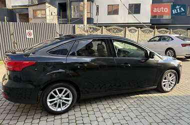 Седан Ford Focus 2015 в 
