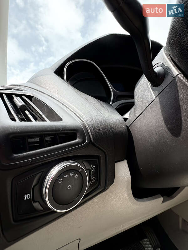 Седан Ford Focus 2012 в Черновцах
