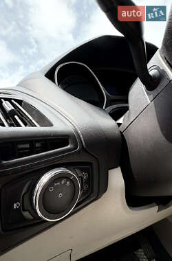 Седан Ford Focus 2012 в 