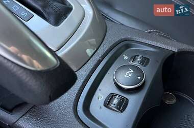 Хэтчбек Ford Focus 2012 в 