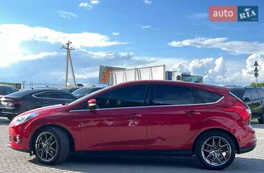 Хэтчбек Ford Focus 2012 в 