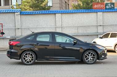 Седан Ford Focus 2015 в 
