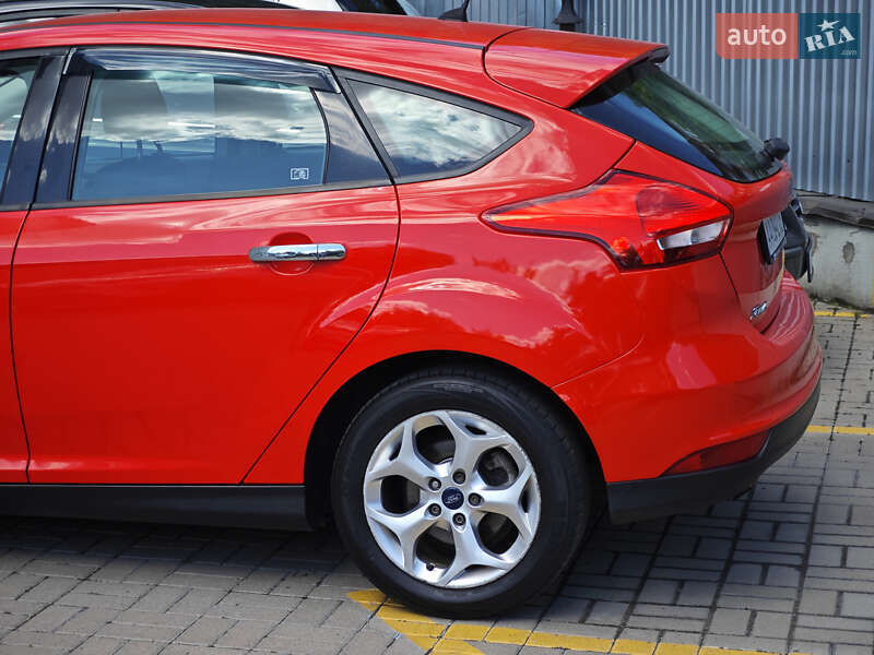 Хэтчбек Ford Focus 2015 в Киеве