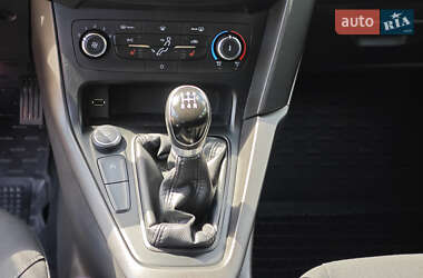 Хэтчбек Ford Focus 2015 в 