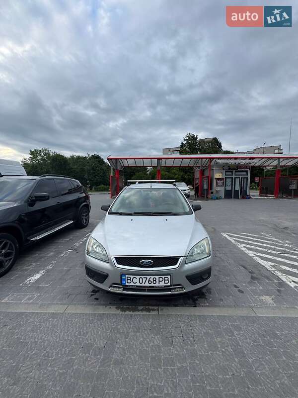 Универсал Ford Focus 2006 в Новояворовске