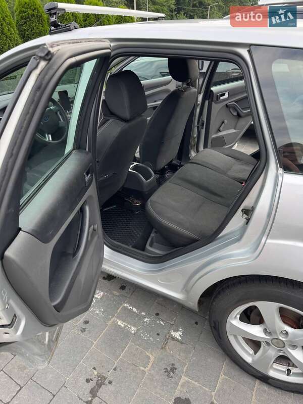 Универсал Ford Focus 2006 в Новояворовске