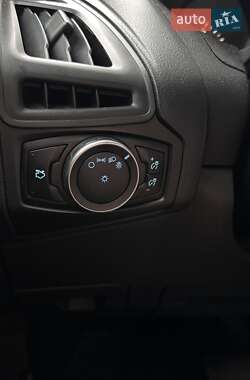 Седан Ford Focus 2016 в 