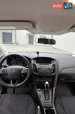 Седан Ford Focus 2015 в 