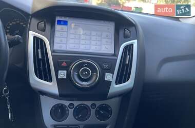 Хэтчбек Ford Focus 2014 в 