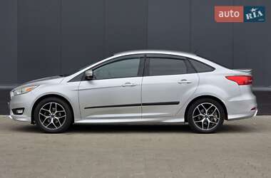 Седан Ford Focus 2015 в 