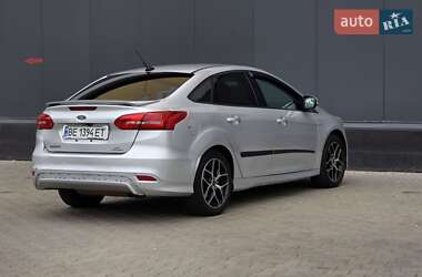 Седан Ford Focus 2015 в 