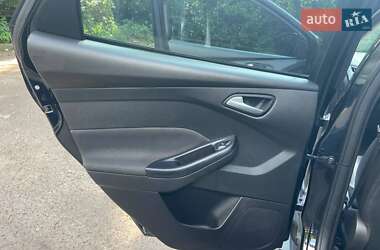 Седан Ford Focus 2015 в 