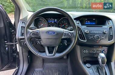 Седан Ford Focus 2015 в 