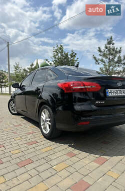 Седан Ford Focus 2016 в 