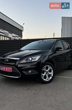 Хэтчбек Ford Focus 2009 в 