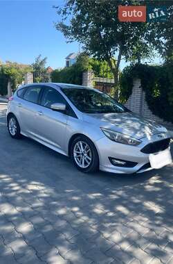 Хэтчбек Ford Focus 2015 в 