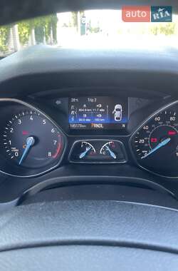 Хэтчбек Ford Focus 2015 в 