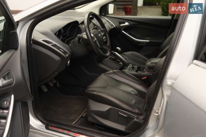 Седан Ford Focus 2013 в Сокирянах