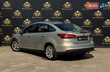 Седан Ford Focus 2015 в 