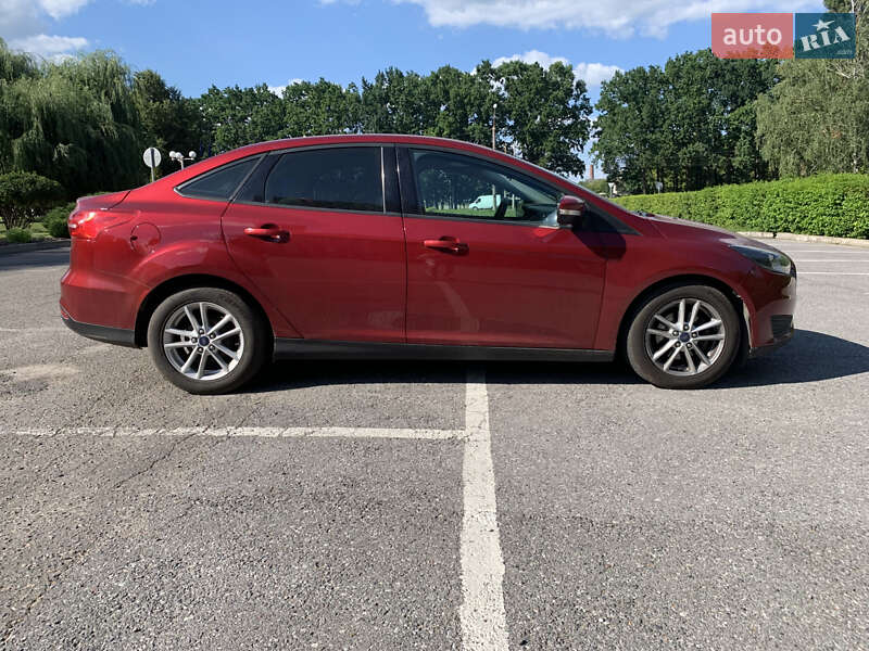 Седан Ford Focus 2015 в Сумах