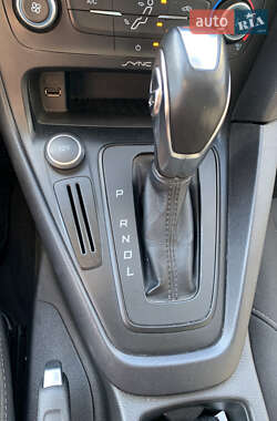 Седан Ford Focus 2015 в 