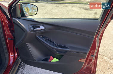 Седан Ford Focus 2015 в 