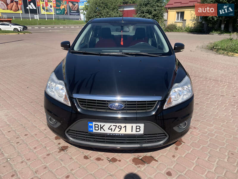 Седан Ford Focus 2010 в Ровно