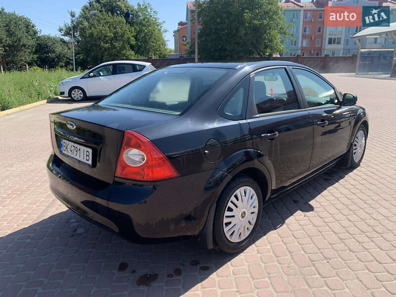 Седан Ford Focus 2010 в Ровно