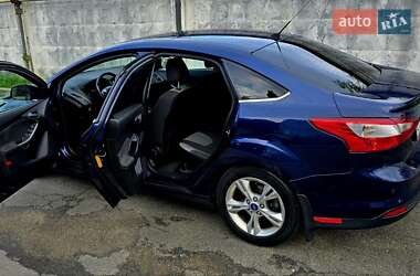 Седан Ford Focus 2012 в 