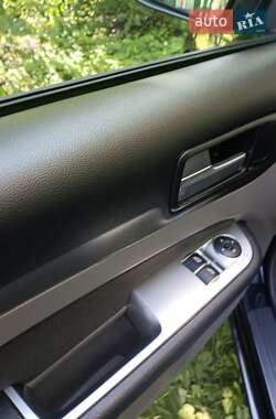 Хэтчбек Ford Focus 2010 в 