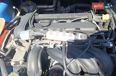 Хэтчбек Ford Focus 2010 в 