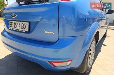 Хэтчбек Ford Focus 2010 в 