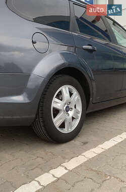 Универсал Ford Focus 2010 в 