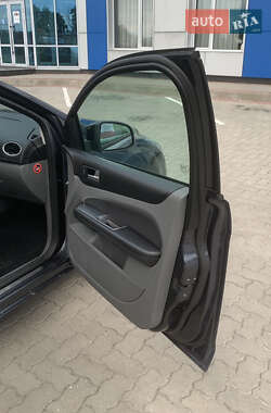 Универсал Ford Focus 2010 в 