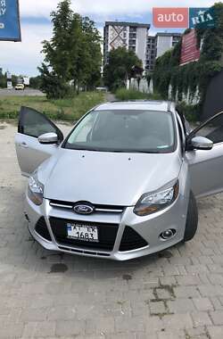Хэтчбек Ford Focus 2012 в 