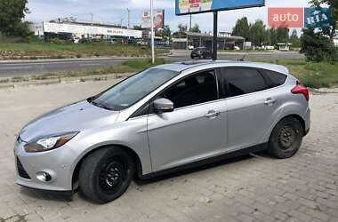 Хэтчбек Ford Focus 2012 в 