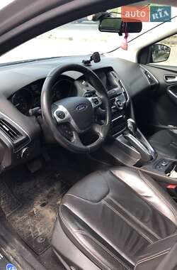 Хэтчбек Ford Focus 2012 в 