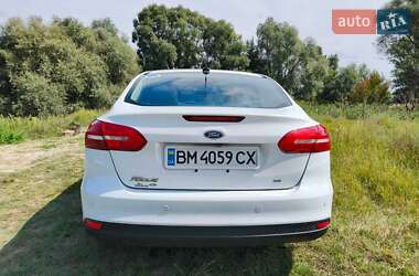 Седан Ford Focus 2015 в 