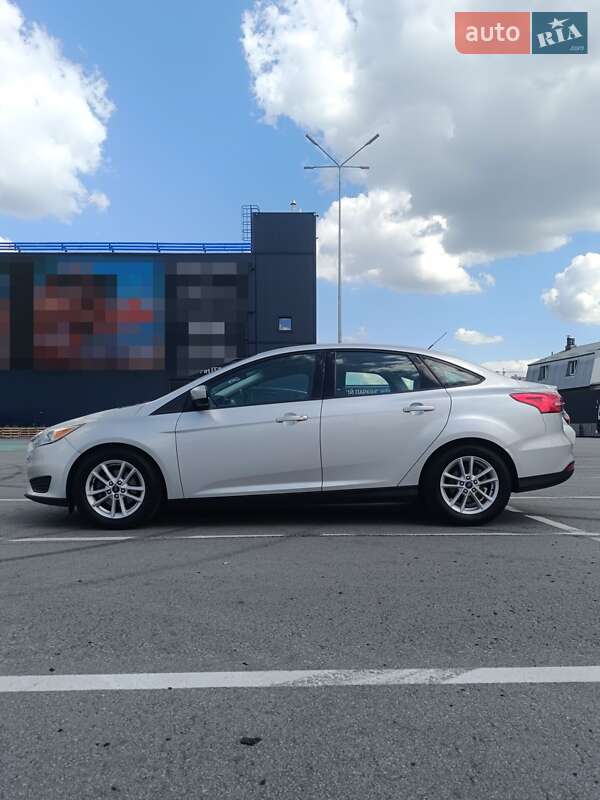 Седан Ford Focus 2017 в Киеве