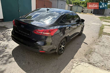 Седан Ford Focus 2015 в 