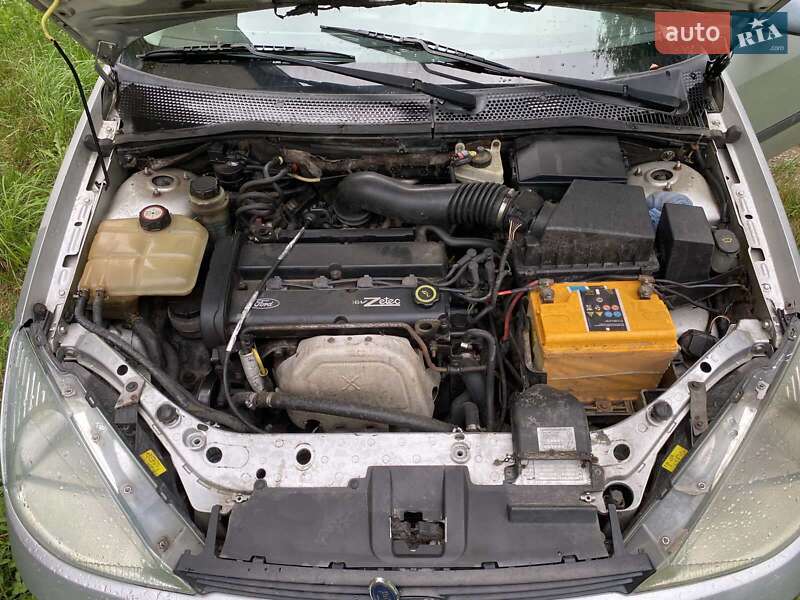Хэтчбек Ford Focus 1999 в Черновцах