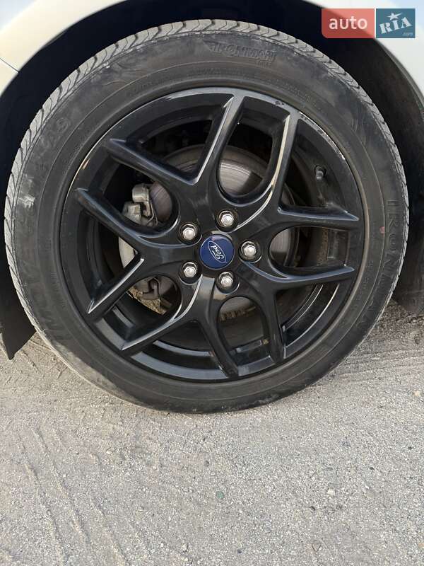 Хэтчбек Ford Focus 2016 в Николаеве